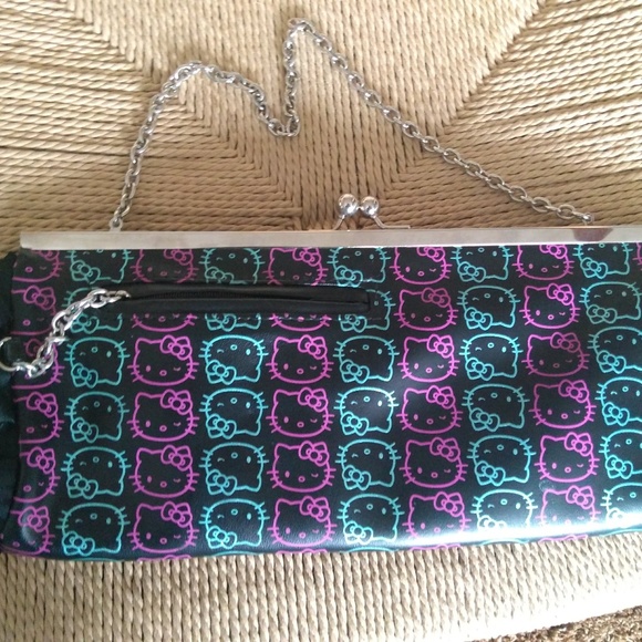 Hello Kitty Purse - Picture 2 of 3
